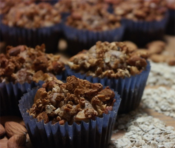 Hjertelige æblemuffins med crumble